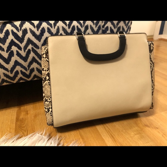 Snakeskin Purse - Picture 4 of 4